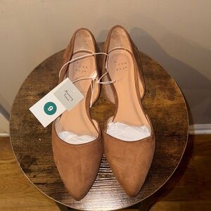 A New Day Women's Tan Pointed Flats